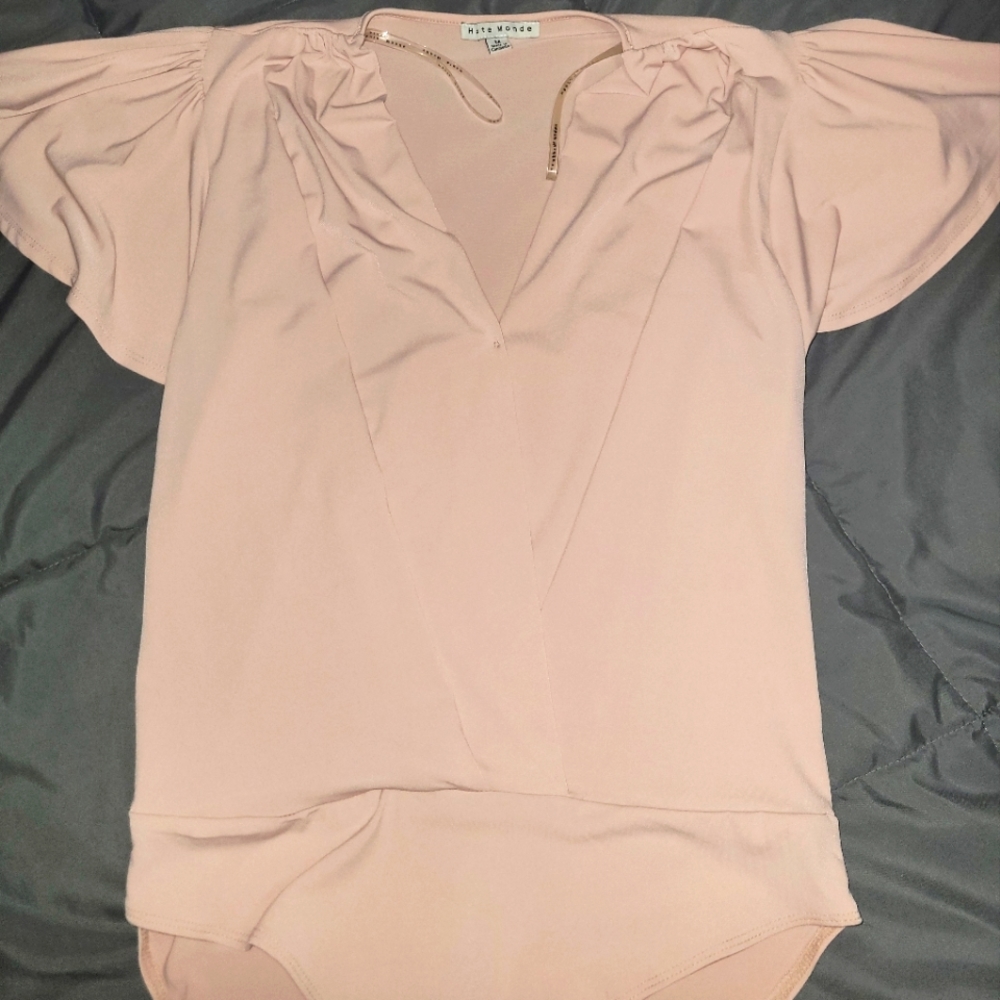 Low cut rosy pink body suit